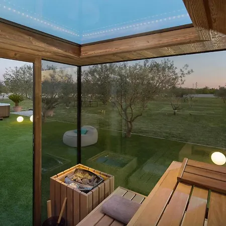 Beautiful Scallop Villa Podlug