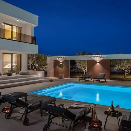 Beautiful Scallop Villa *