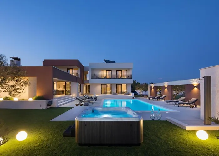 Beautiful Scallop Villa