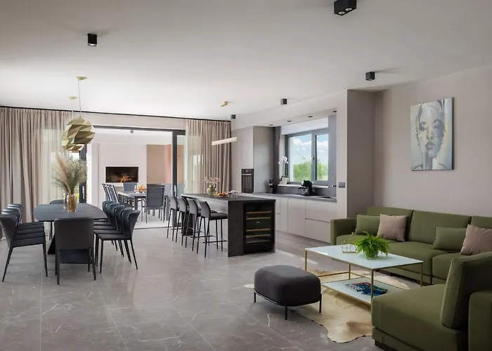 Beautiful Scallop Vila